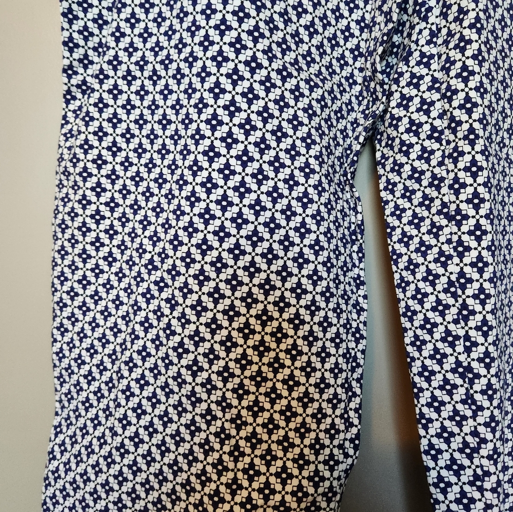 Avenue Pull On Capri Pants
